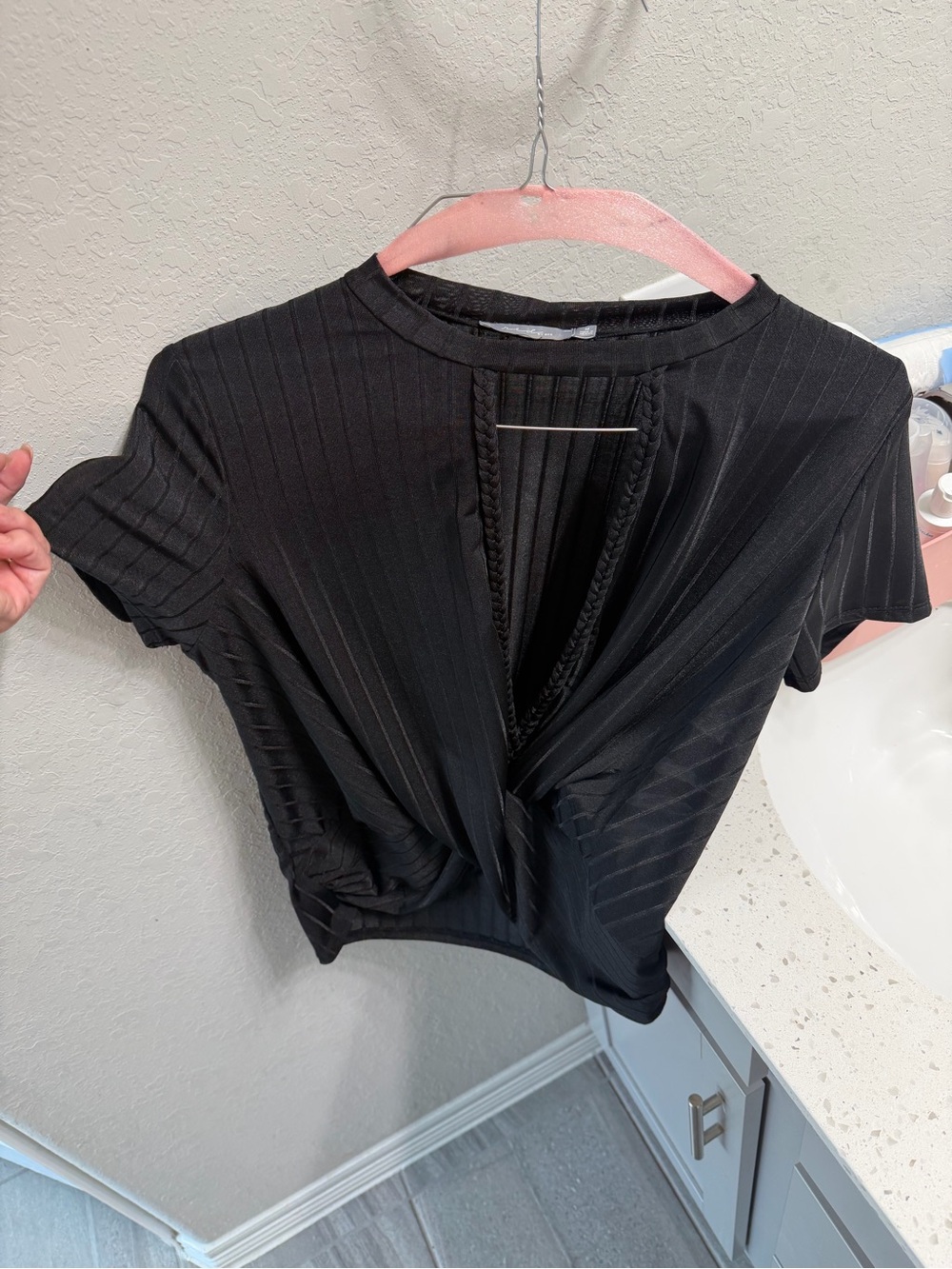 Braided Keyhole Twist Front Short Sleeve Top in Black
